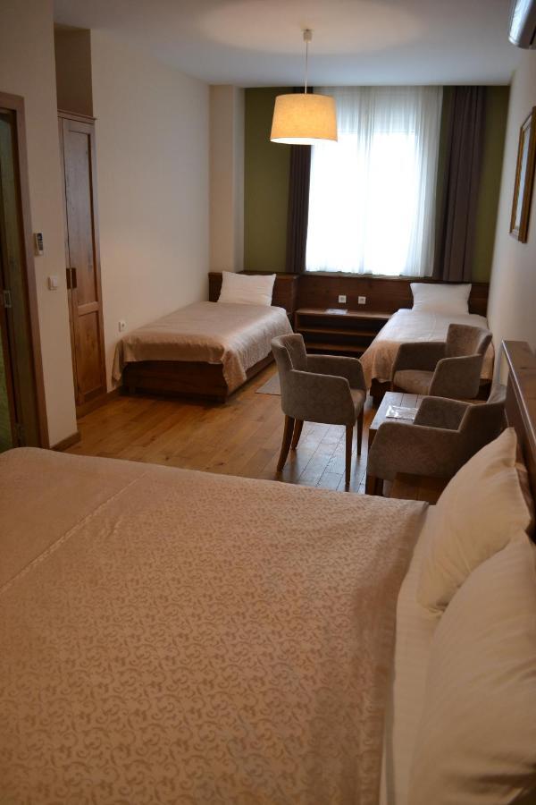 B&B Villa Panuka Pančevo Buitenkant foto